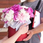 Бесплатная доставка цветов по городу Волжскому: радость и удовольствие для жителей