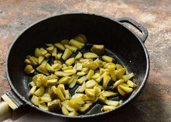 Солянка с колбасой и картошкой классическая